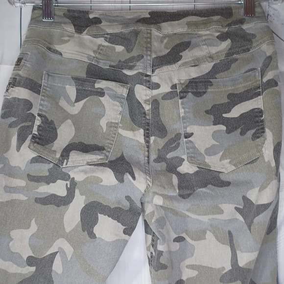 Umgee camo ankle skinny pants - Picture 9 of 12